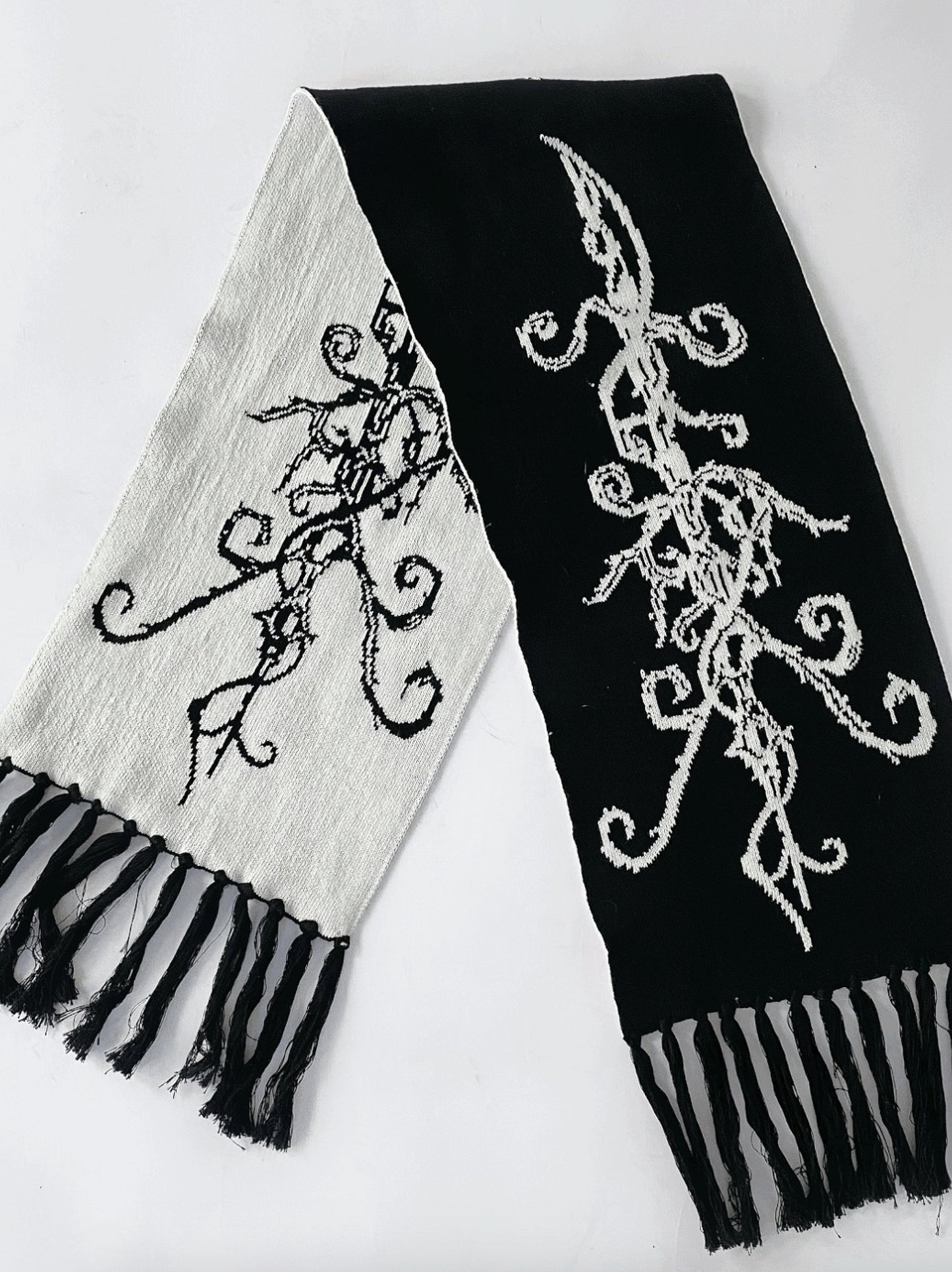 Xavier Tasseled Scarf